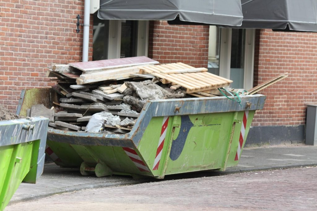 Fresh-Start-Junk-Removal-of-Milwaukee-Commercial-Junk-Removal-2-1024x683